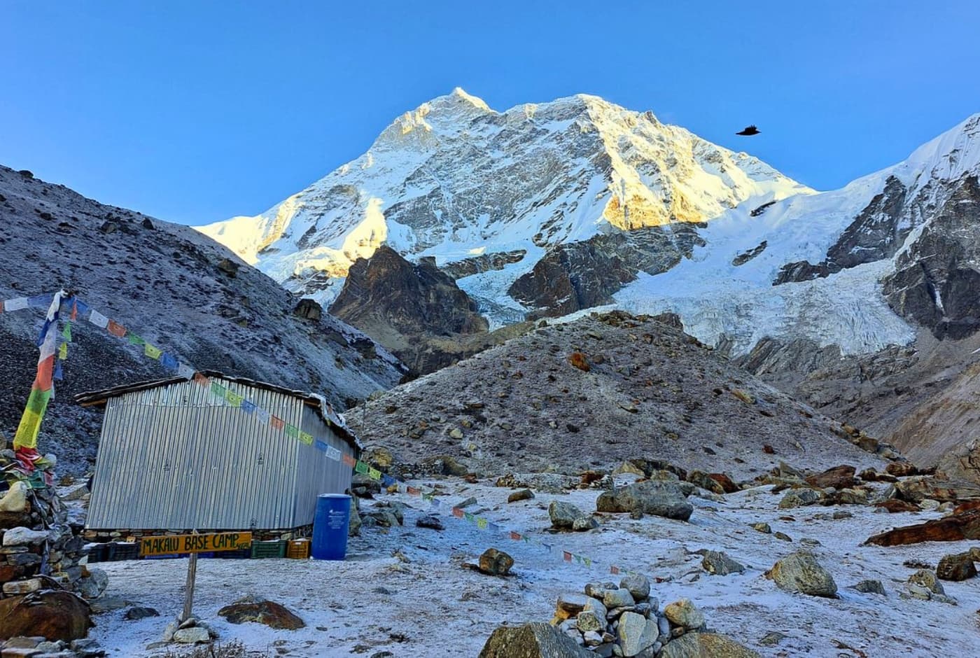 Mountain and views Makalu base camp package