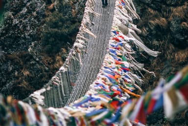 Hillary bridge way to Namche form monjo