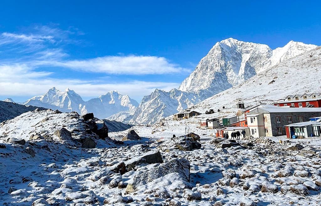 Lobuche Valley