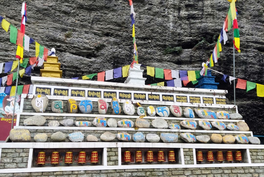 Mani wall likely found near Tal or Dharapani